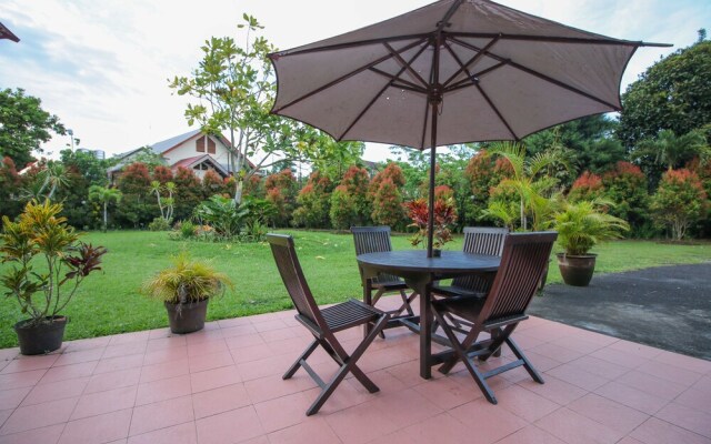 Airy Lansot Sarongsong Lingkungan Satu Tomohon