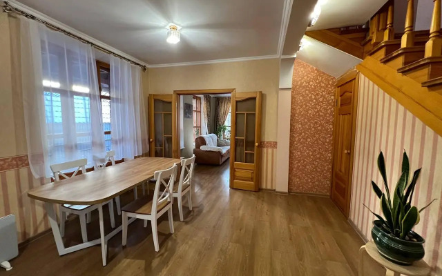 Красный Дом