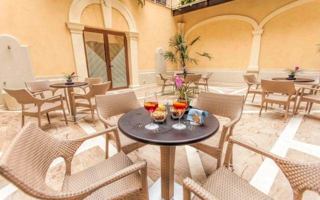 Colomba D'Oro Hotel