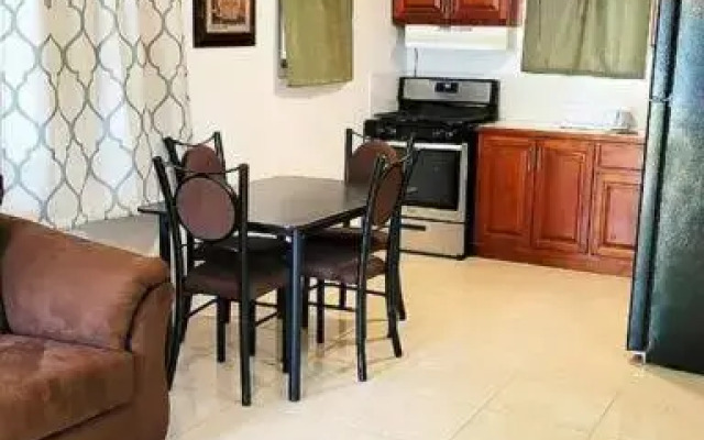 2 bedroom apartmen in the heart of west end!