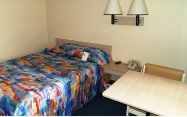 Motel 6 - Newark