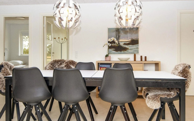 8 Person Holiday Home in Vemb