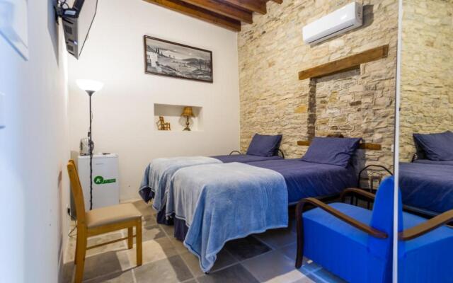 Lazaros Stonehouse