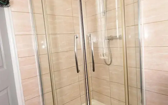 Spacious Coventry House With 4 Bedrooms