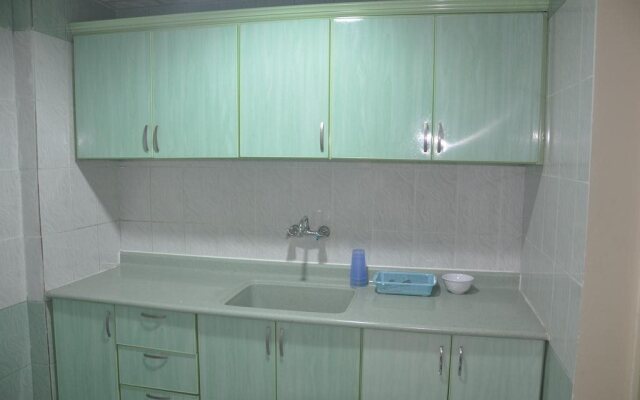 Al Buainain Apartments-Al Madrasah Hotel
