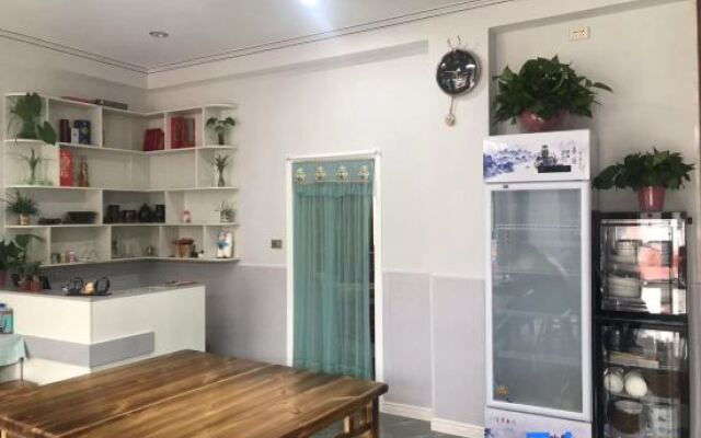 Yunzhihai Hotel (Huashan Visitor Center Branch)