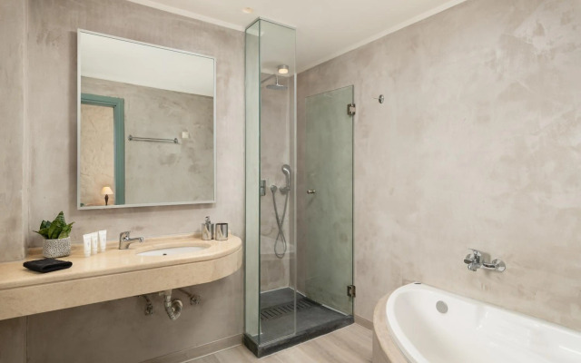 Mistral Hotel - Singles Only