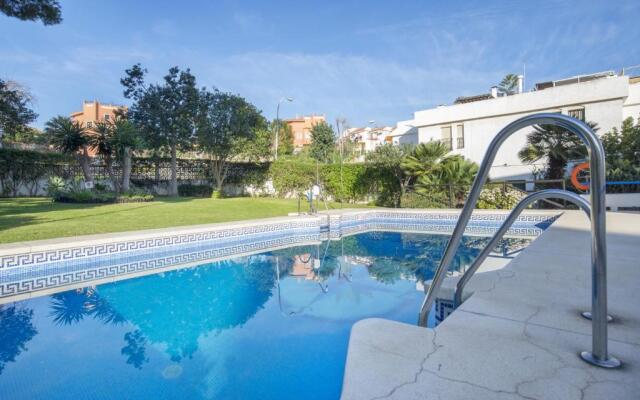 Shiny Studio with Pool & Carihuela Beach at 500m