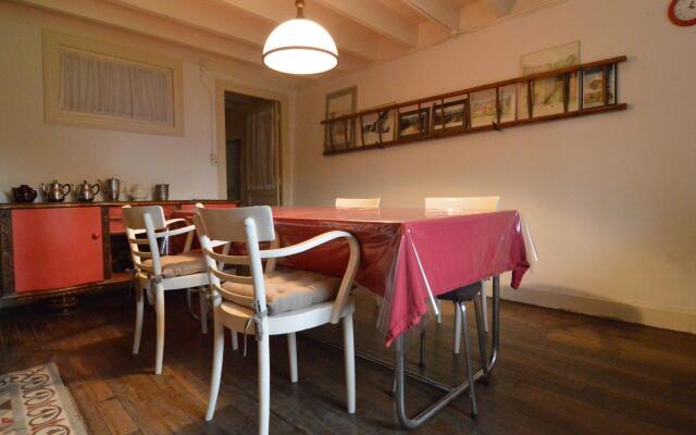 Romantic Holiday Home in Barricourt with Barbecue
