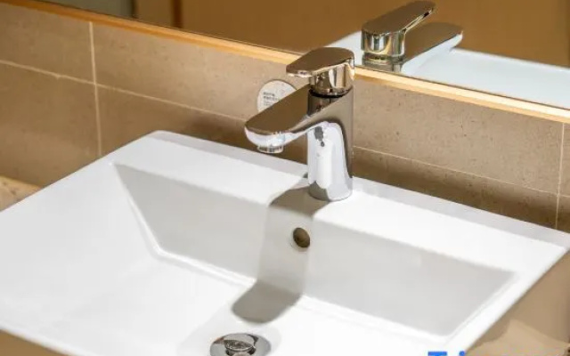 Rezen Select Hotel(Quzhou College Store) – Bathroom – Quzhou