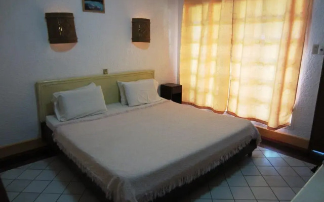 Estaca bay Garden Resort