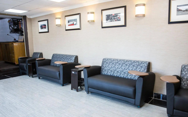 Ramada Plaza Chicago North Shore