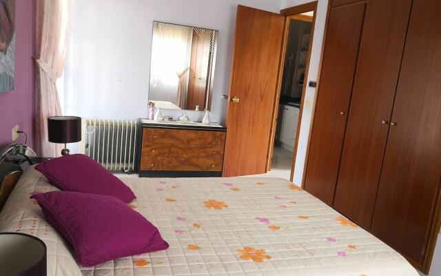 Villa con jardín piscina y cerca playa