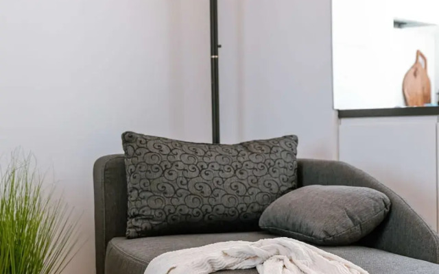 Spacious and Bright Apartment With Sunny Terrace