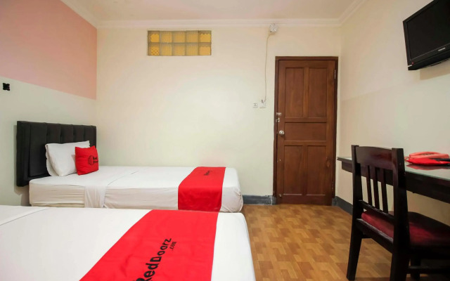 RedDoorz near Bethesda Manado