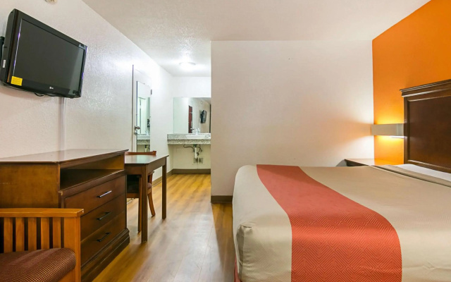 Motel 6 Conyers, GA