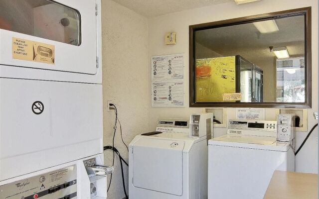 Motel 6 Thousand Oaks, CA