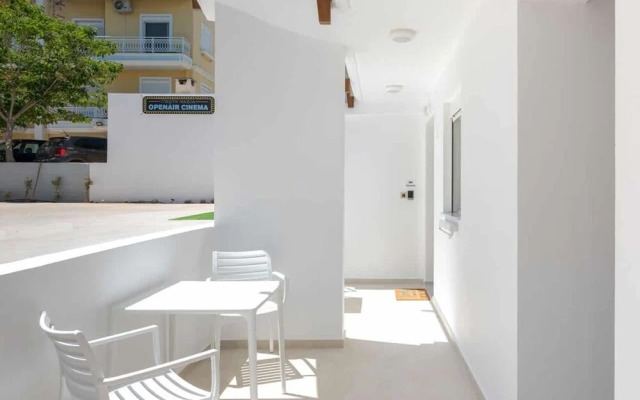 Costa Vasia Suites & Apartments
