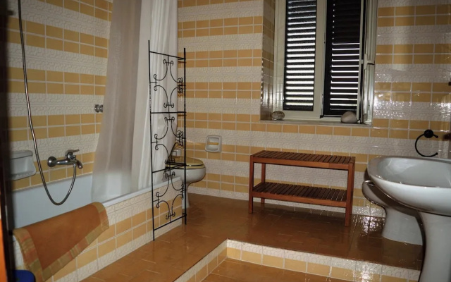 Two-bedroom Apartment for 4