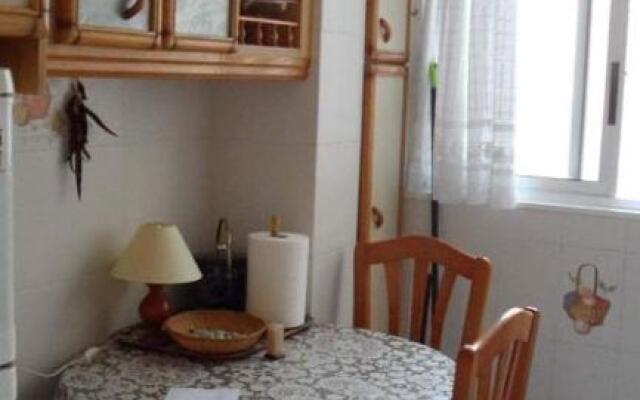 30-3- Бюджетная КОМНАТА в квартире для 2 человека, Alicante