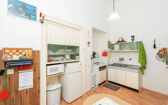 Two Stars Two Beds Downtown Apartment