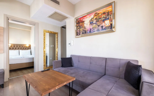 Lavin Hotel & Suites