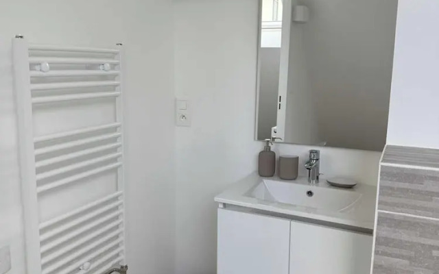 Elegant Appt - 3bdr/8p - Near Paris & La Defense