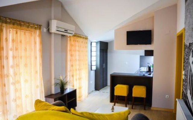 Di Angolo Hostel and Apartments