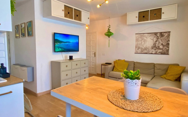 Cozy Urban Escape 1BR Near Tenerife South Airport