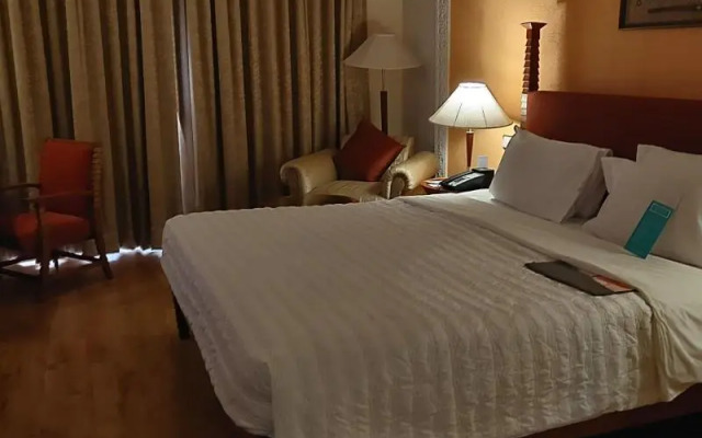 Le Méridien Jaipur Resort & Spa