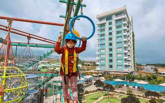 Senyum World Hotel