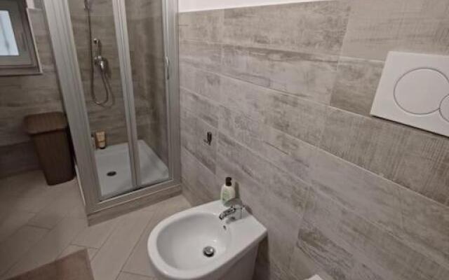 Ampio Bilocale Con Patio A 50 Metri Dal Mare!