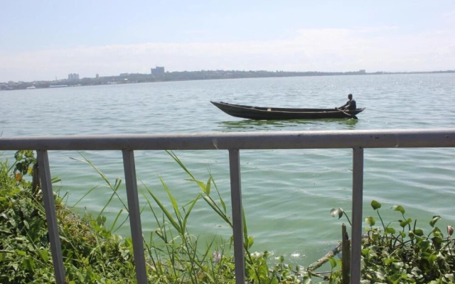 Balmoral Beach Hotel