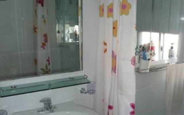 Springflower Guesthouse - Hostel