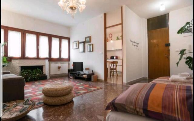 Apartment close to Art