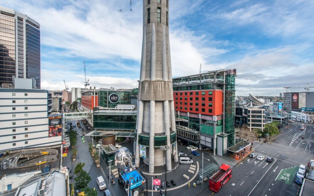 JHT Studio Opp Skytower view Balcony