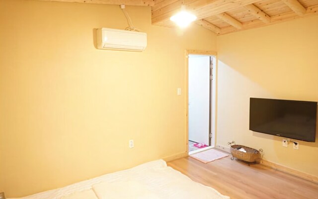 Jeonju Cheonnyunu-i-achim Pension