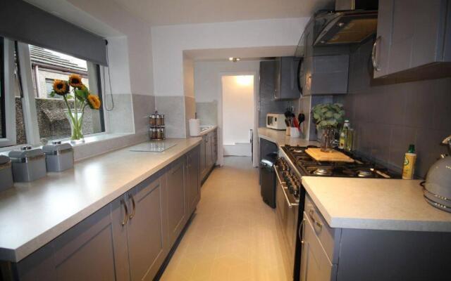 Cosy Modern Victorian 2 Bed Terrace