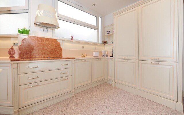 Le Majestic Promenade - 5 Stars Holiday