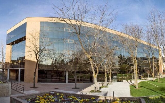 University Inn And Conference Center