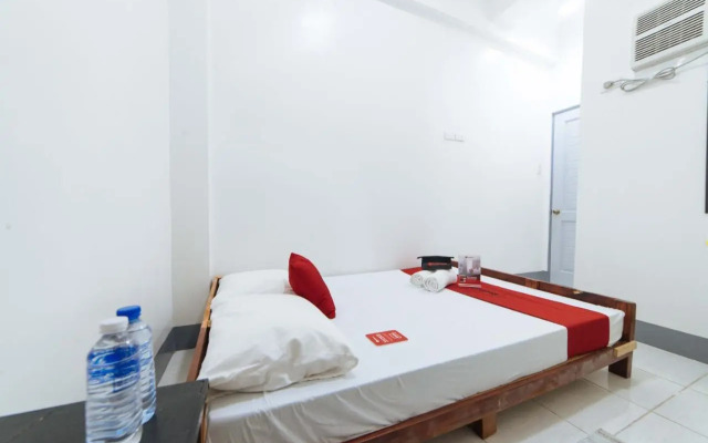 Mark & Marlie Pensionhouse by RedDoorz