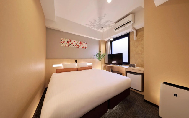 Shinsaibashi Higashi Crystal Hotel