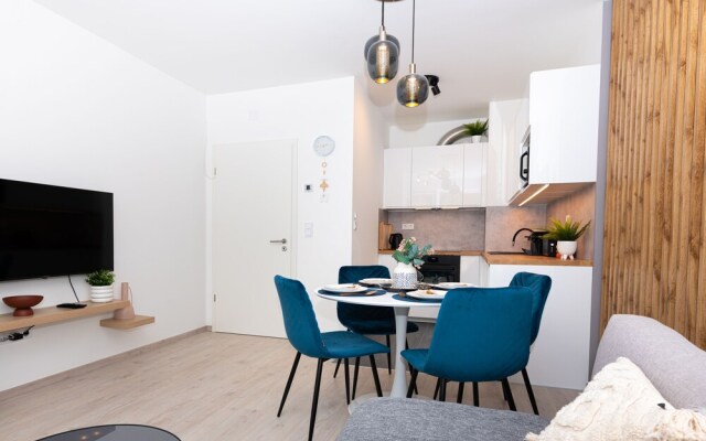 WestSide Apartments by Urbanrent