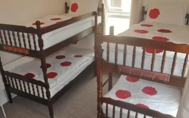 Strandhill Hostel & Surf School