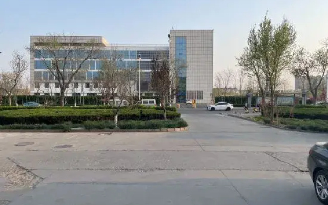 Lijin Huazhong Business Hotel
