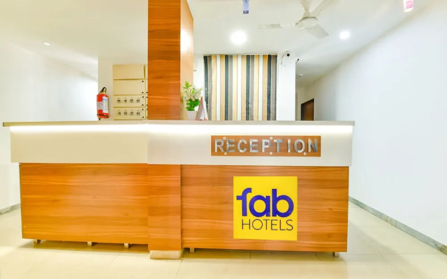 Fabhotel Raj Ratna