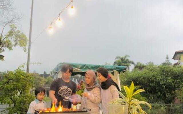 Woodhill Villa Kota Bunga by Citrus House