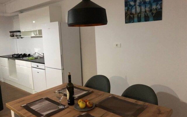 Ap Chronos > Enjoy Timisoara From an Urban Retreat