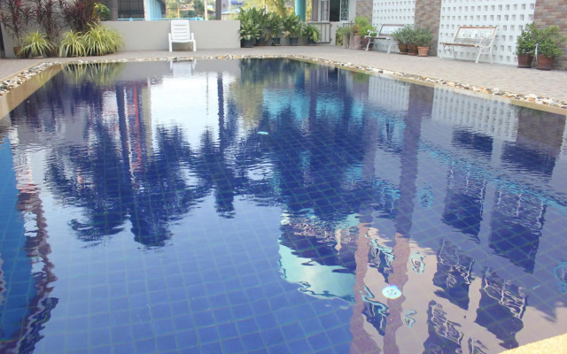 Lomsabai Apartments