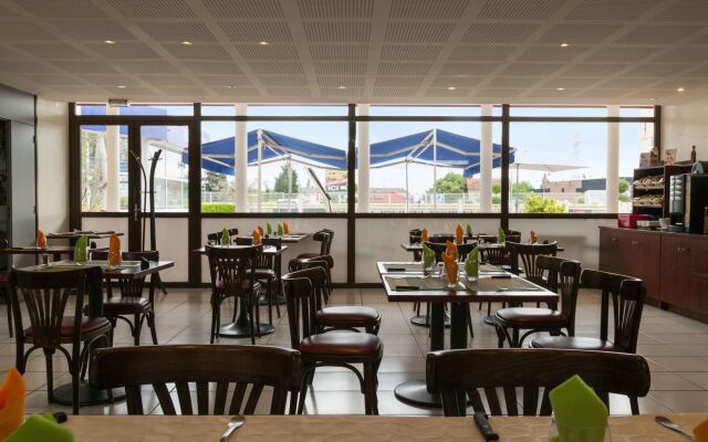 The Originals City, Hôtel Hélios